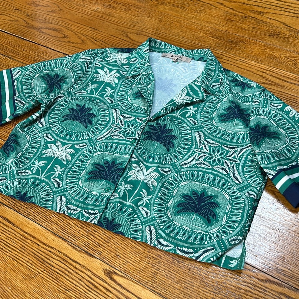 BOnage palm tree pattern green/blue midriff top. Excellent condition. Size Large